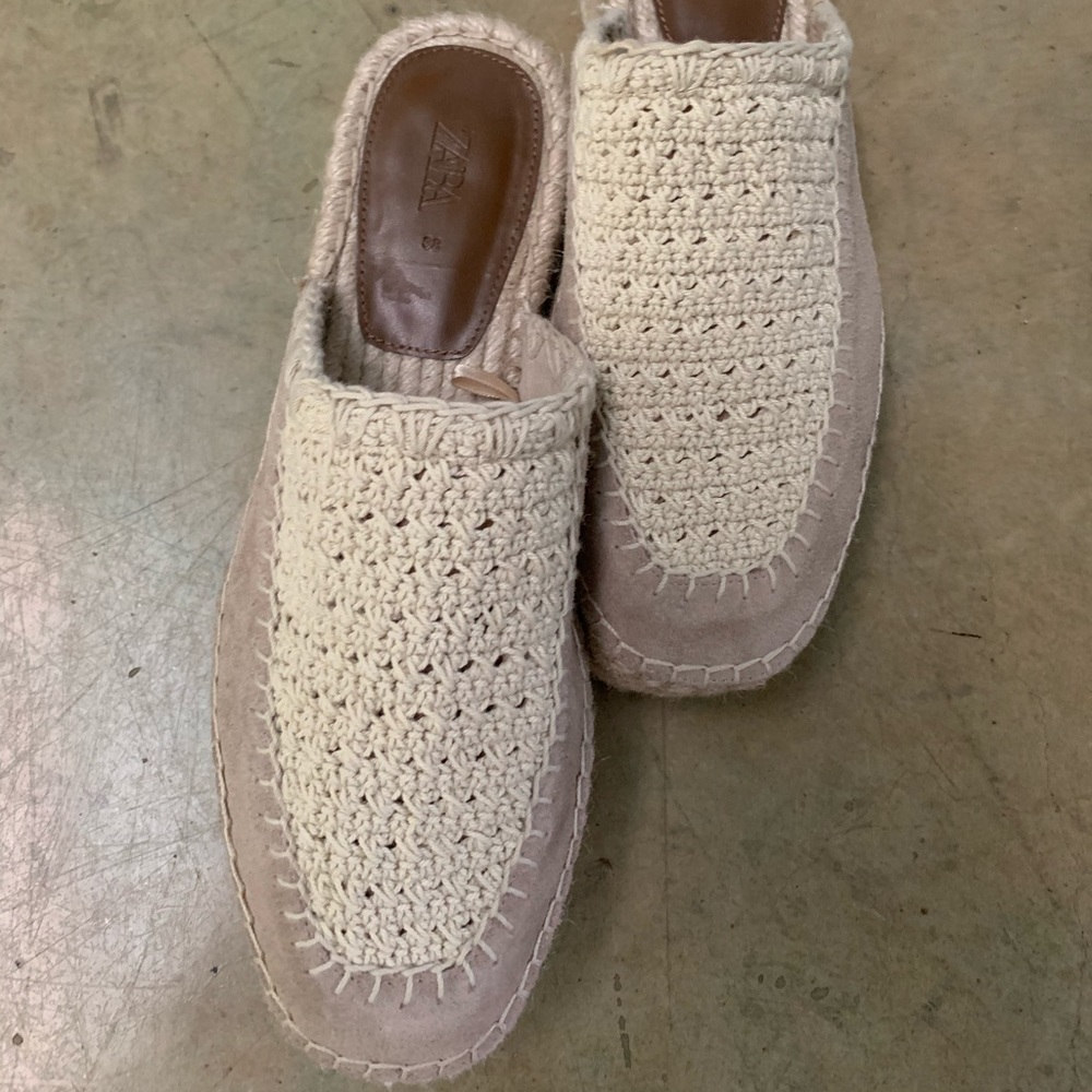 Zara stack closed toe mules